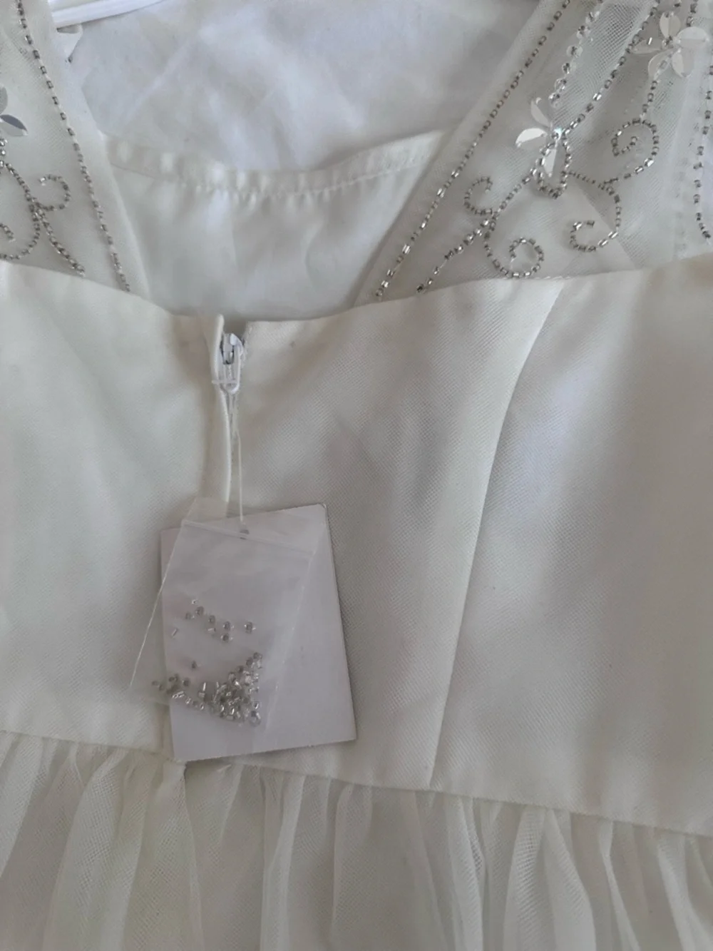 David’s Bridal DB Studio Flower Girl Dress Ivory Tulle Beaded Size 8 NWT - Picture 3 of 11